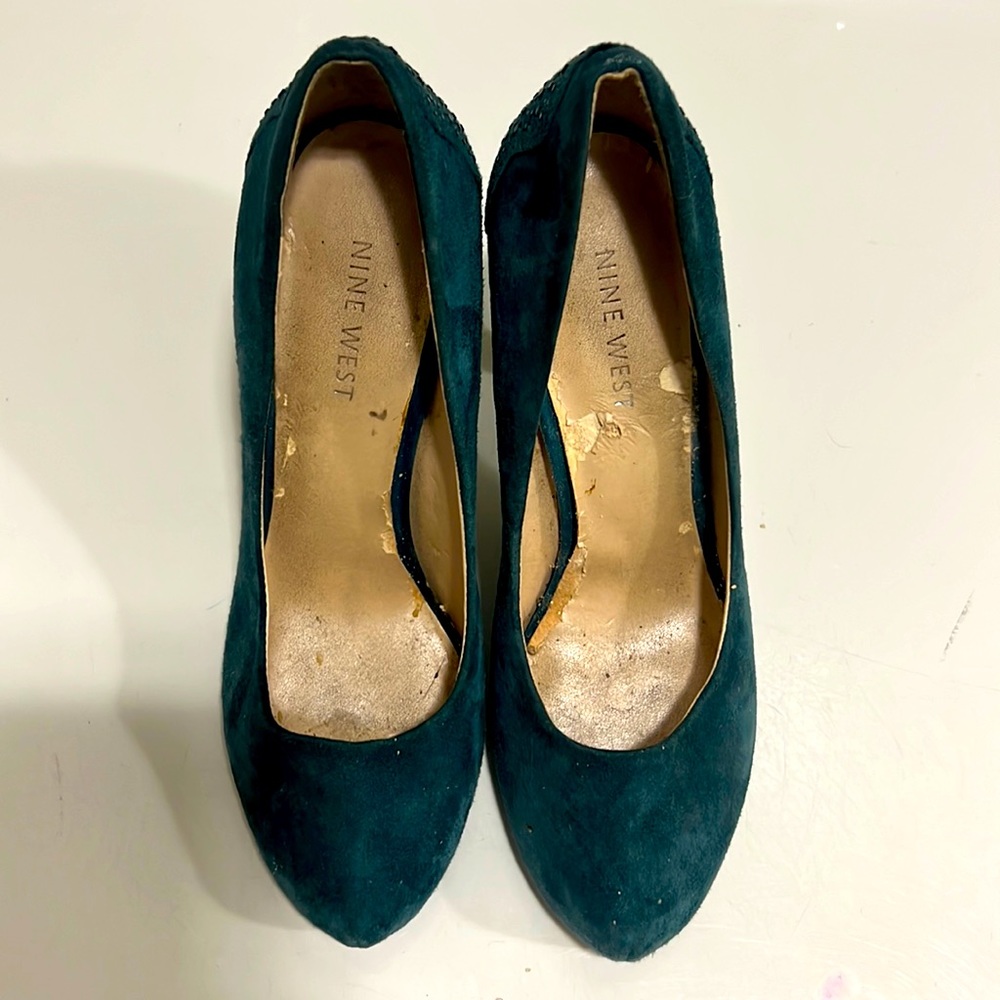 Sold—Nine West coldfeet teal blue green suede leather pumps